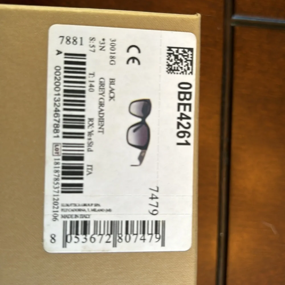 Burberry Sunglasses - Picture 7 of 7